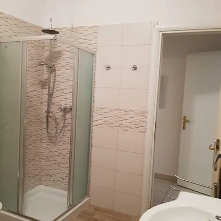 Ampio Ed Elegante Bilocale A